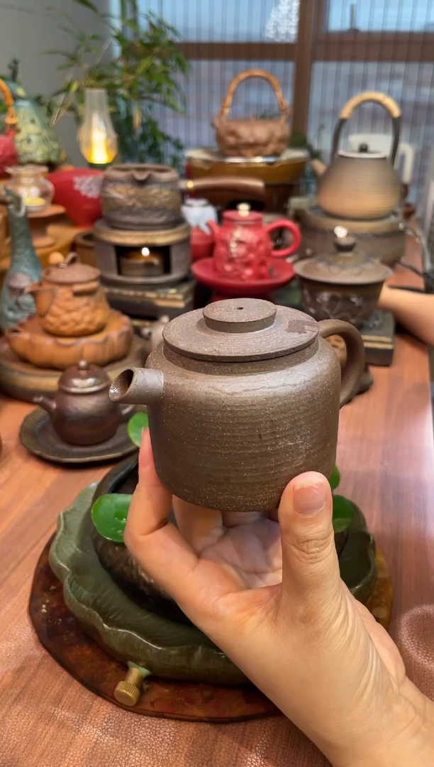 壶3758935582089281687