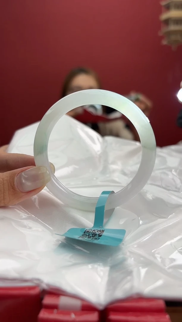 翡翠手镯（圆镯）未镶嵌8手镯