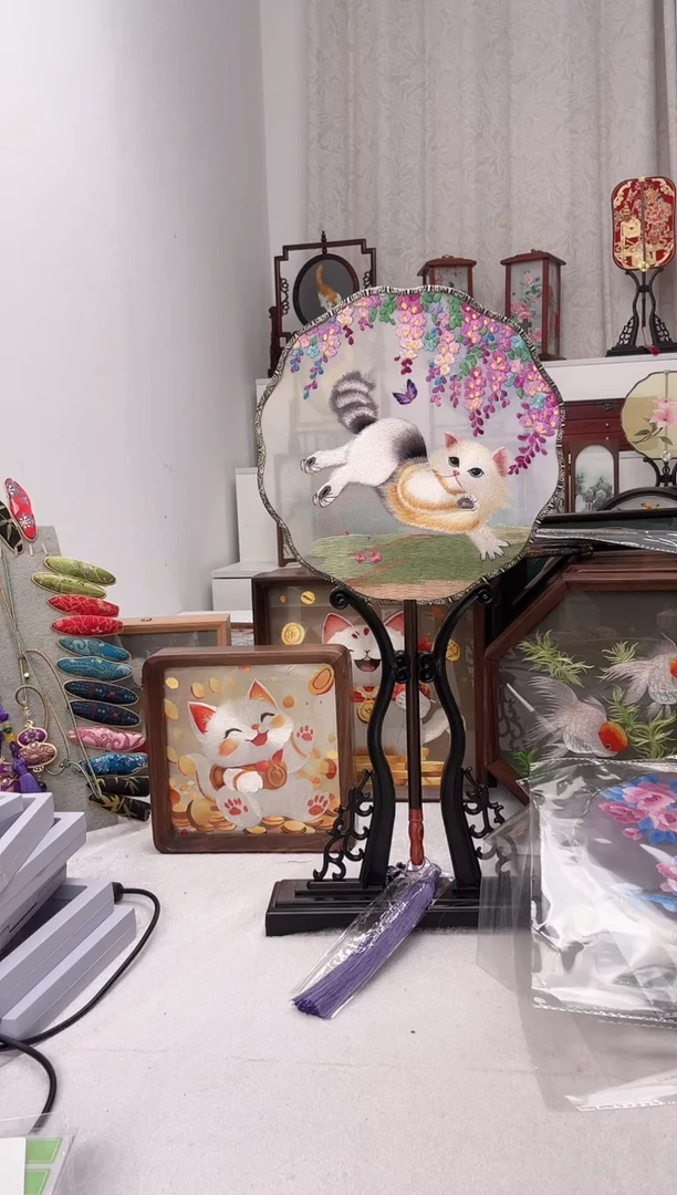 扇子苏绣作品手工团扇
