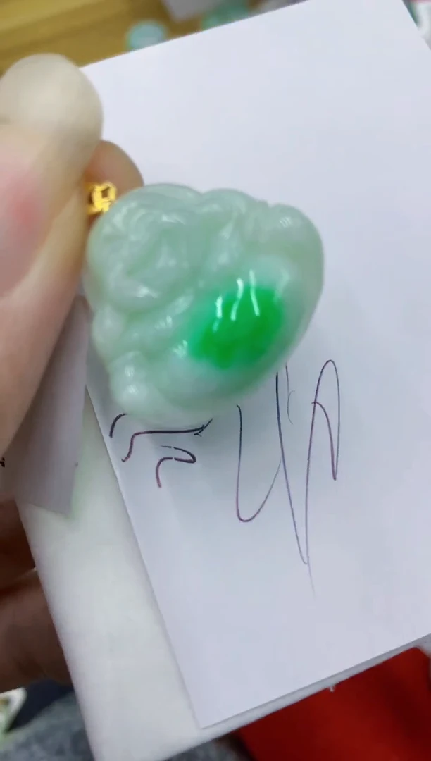 翡翠18K金镶嵌颈饰11111111111