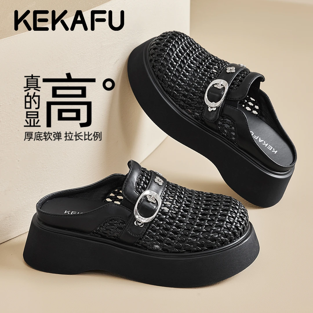 珂卡芙铆钉一字扣带包头洞洞鞋女2025夏季新款网面透气增高凉拖鞋