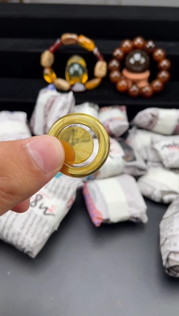 琥珀颈饰未镶嵌蓝珀指环