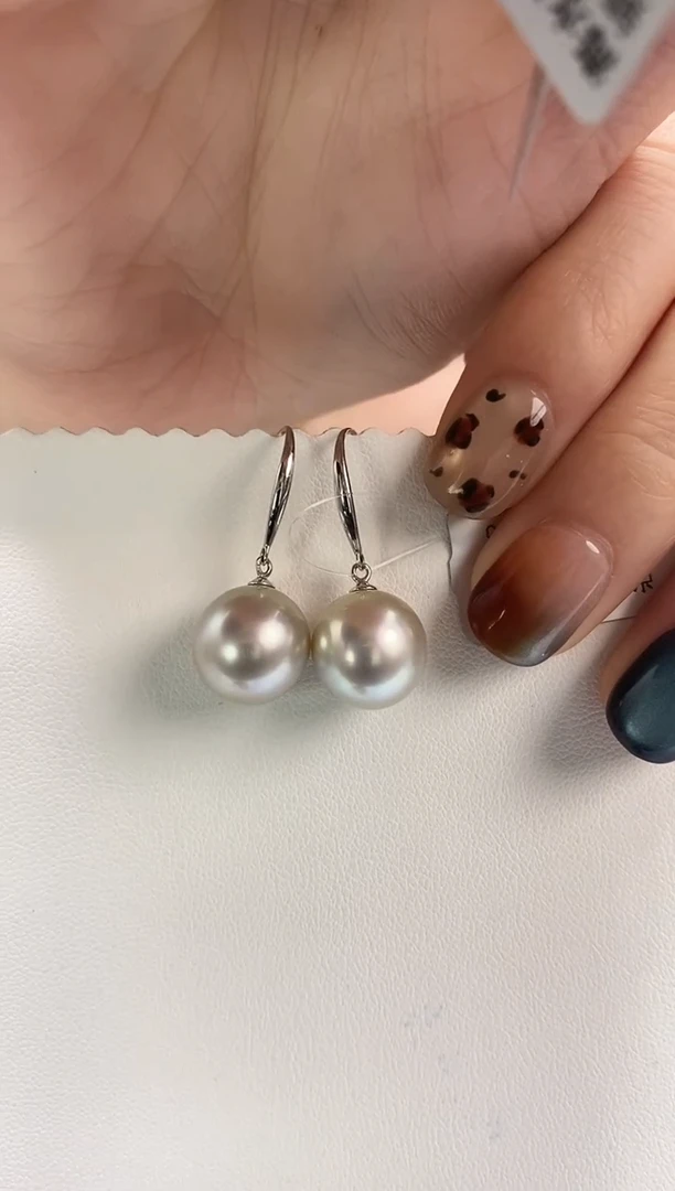 18K金镶嵌耳饰海水珍珠11-12澳白珍珠耳饰