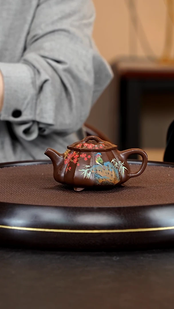 茶壶紫砂何菊新专场紫砂作品54【筋纹石瓢-老紫泥-200cc】
