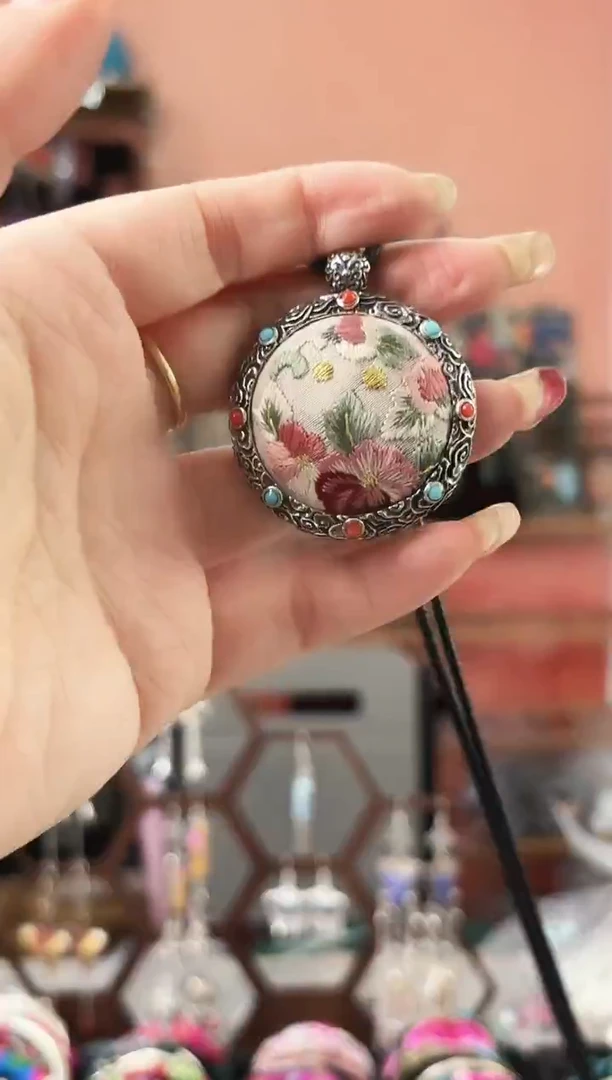 艺枝独绣手工饰品168