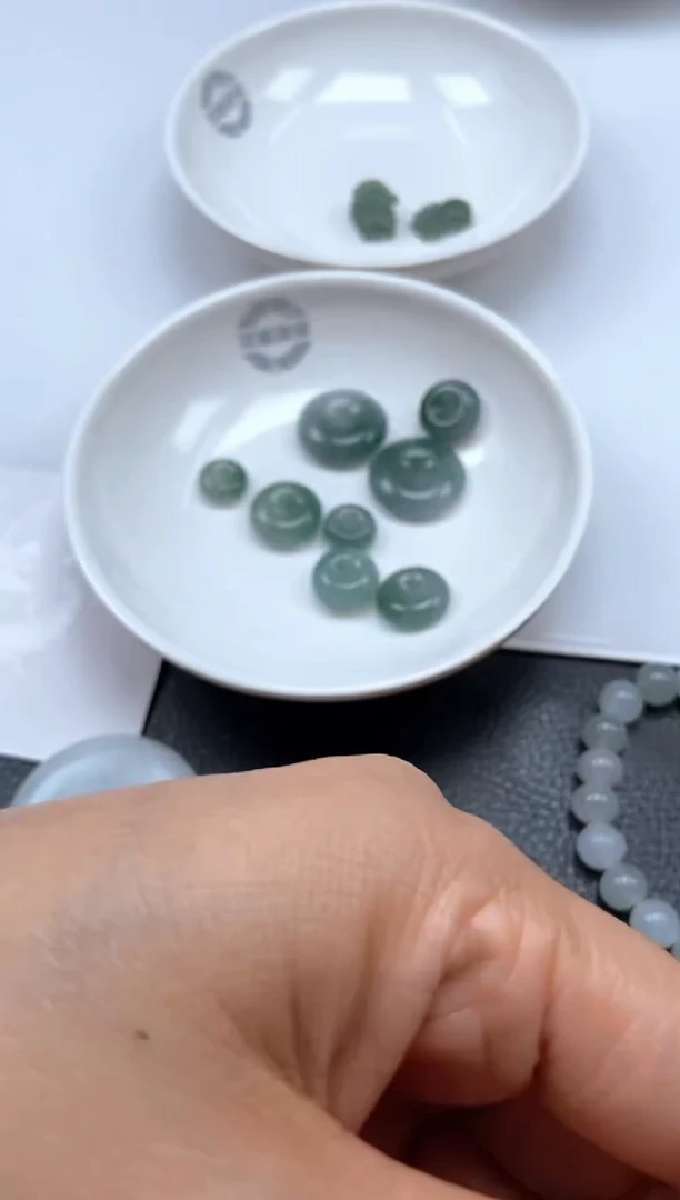 未镶嵌定制翡翠可*鱼挂饰