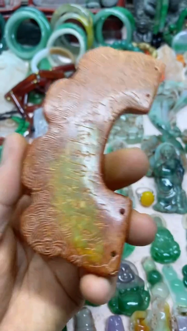 【闪购商品】32直播间的实时画面