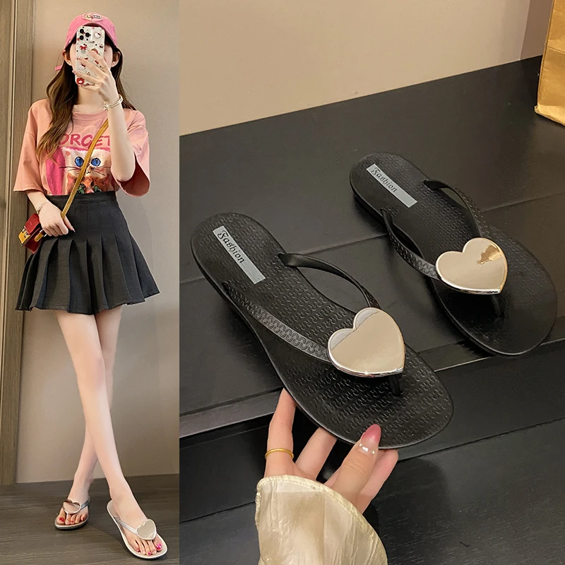 夏季2025新款心形人字拖女款休闲风外穿海边沙滩夹脚凉拖鞋百搭款