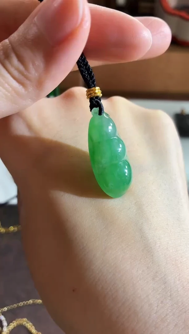 颈饰未镶嵌翡翠吊坠