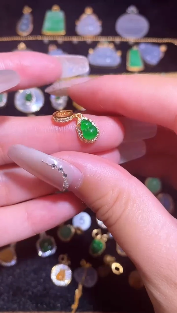 颈饰银S925镶嵌翡翠天然a货