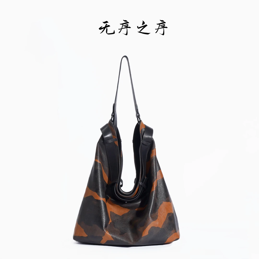 重工手工复古磨毛水洗头层牛皮单肩斜挎包241030