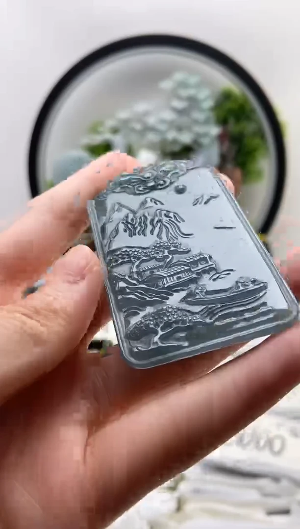 翡翠未镶嵌颈饰山水牌