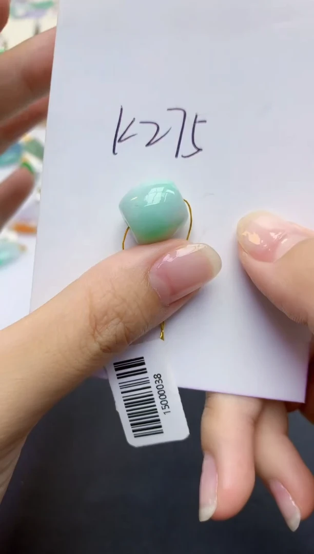 翡翠未镶嵌颈饰天然缅甸A货翡翠
