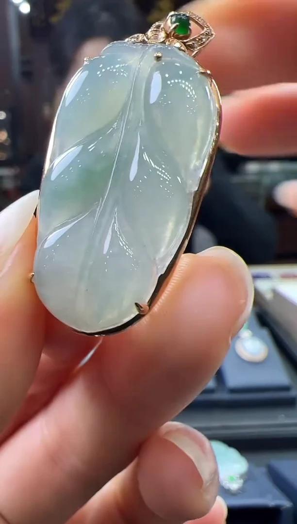【闪购商品】翡翠挂件18K金镶嵌叶子不含链