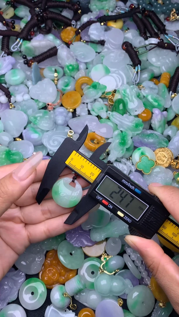 翡翠未镶嵌颈饰天然缅甸翡翠吊坠