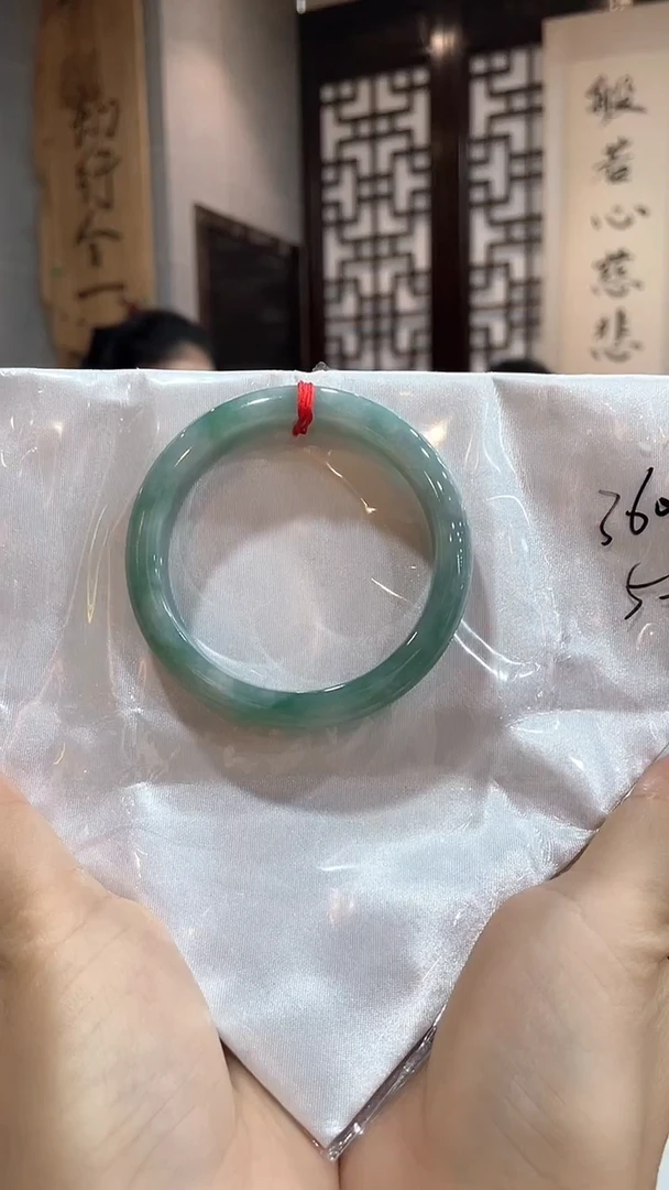 未镶嵌手镯翡翠56