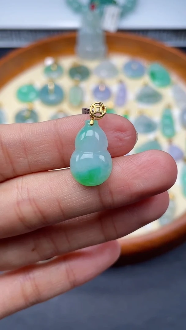 【闪购商品】翡翠颈饰18K金镶嵌葫芦
