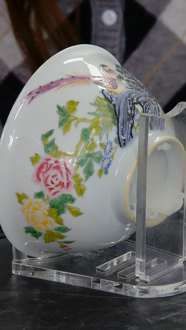 杯粉彩花卉纹碗一对#1355#