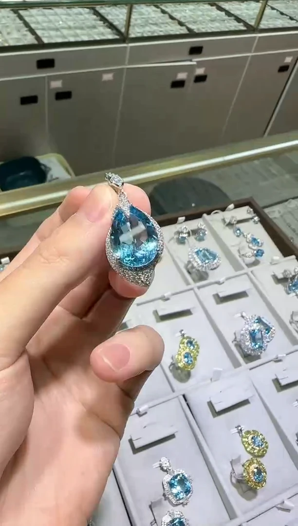 【闪购商品】托帕石颈饰银S925镶嵌13*18mm设计款