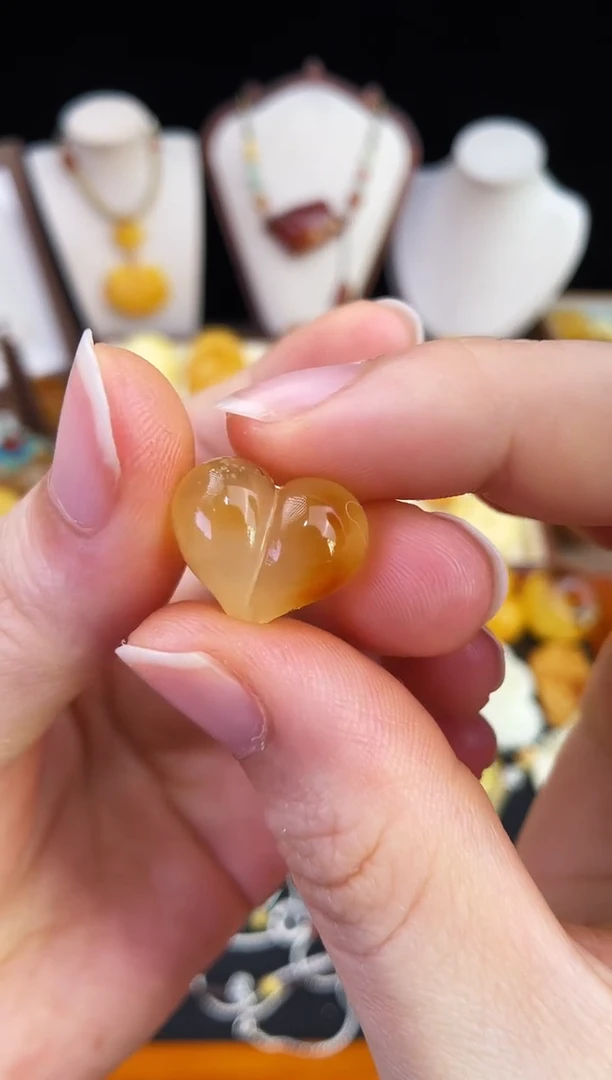 琥珀未镶嵌珠宝奇石柒月