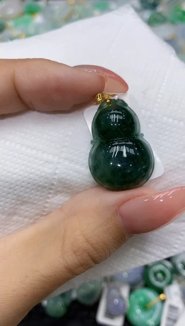 颈饰18K金镶嵌翡翠111111111111