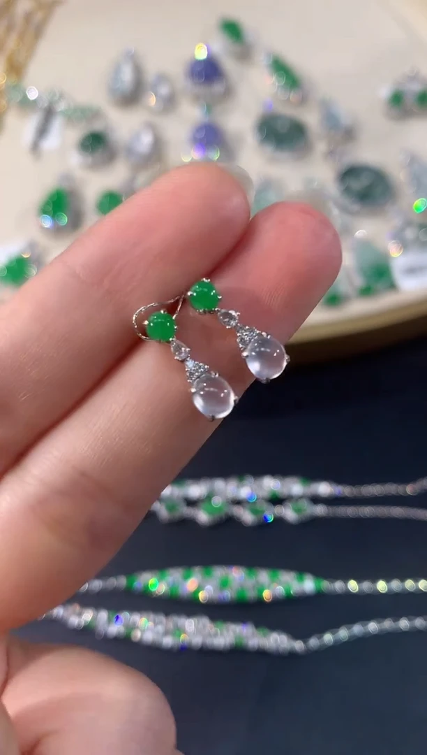 翡翠18K金镶嵌耳饰A185  |  3980