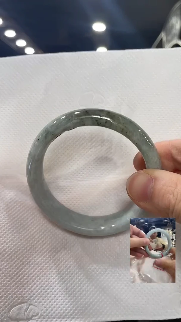 未镶嵌手镯翡翠335，61-62有纹