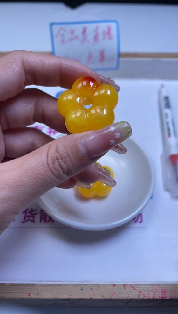 裸石蜜蜡未镶嵌E959 蜜蜡 炭烤花花30*13mm1个5元