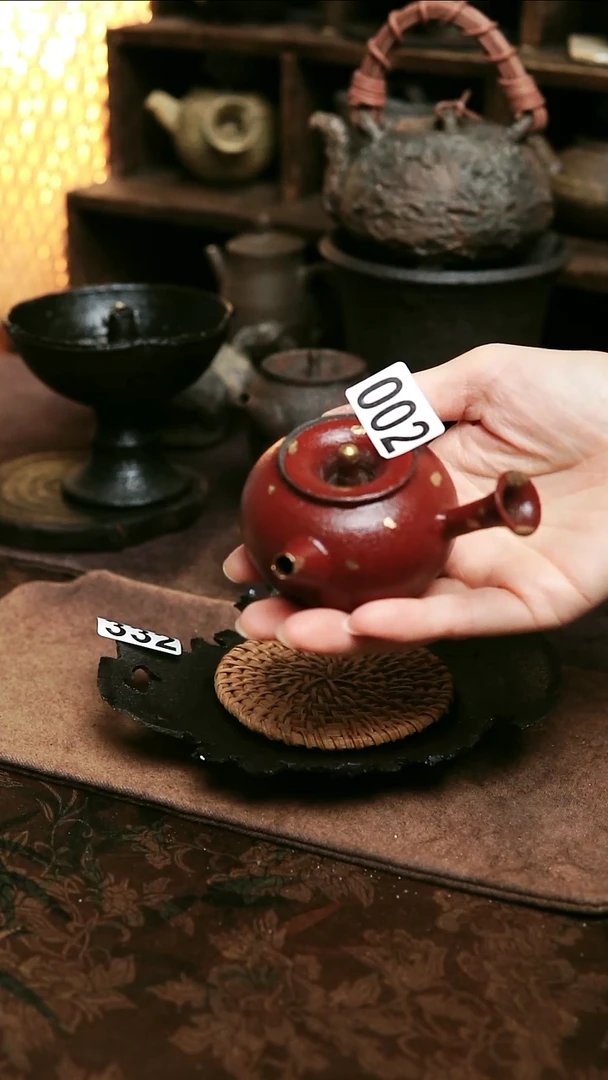 紫砂全手工红撒金侧把茶壶75毫升左右