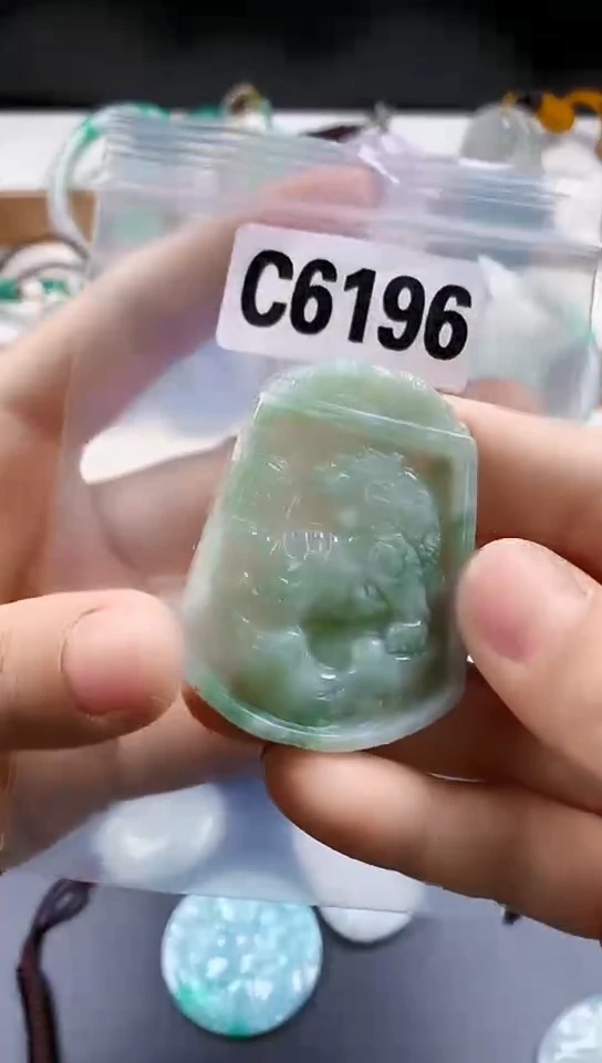 颈饰未镶嵌翡翠天然翡翠吊坠挂件