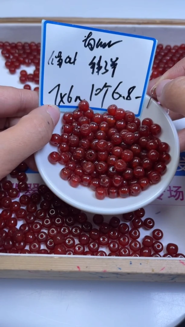 未镶嵌散珠南红玛瑙E986 牛 血 红 南红6*7mm10个6..8元