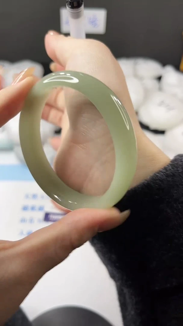 未镶嵌手镯石英质玉多样性发货L161