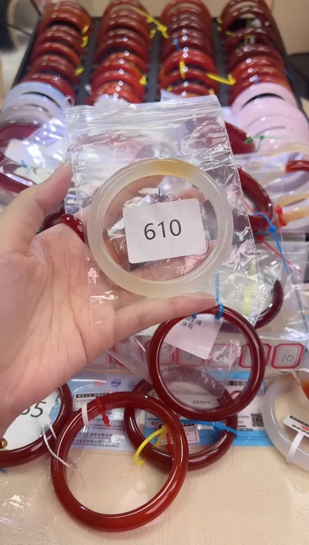 玛瑙/玉髓手镯未镶嵌58圈口*610
