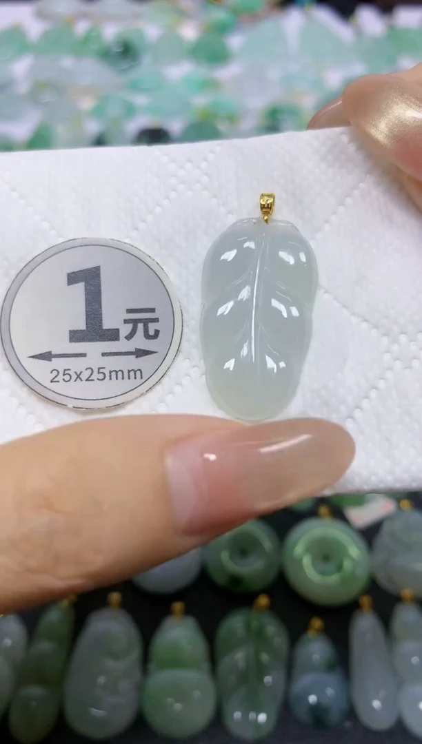 颈饰未镶嵌翡翠 天然翡翠A货