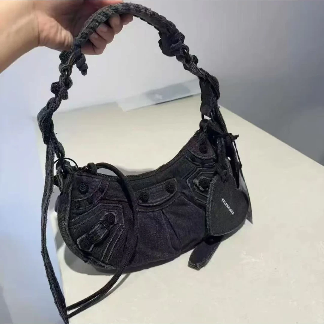 95新 Balenciaga/巴黎世家 坤球奢选巴黎世家黑单宁月牙包