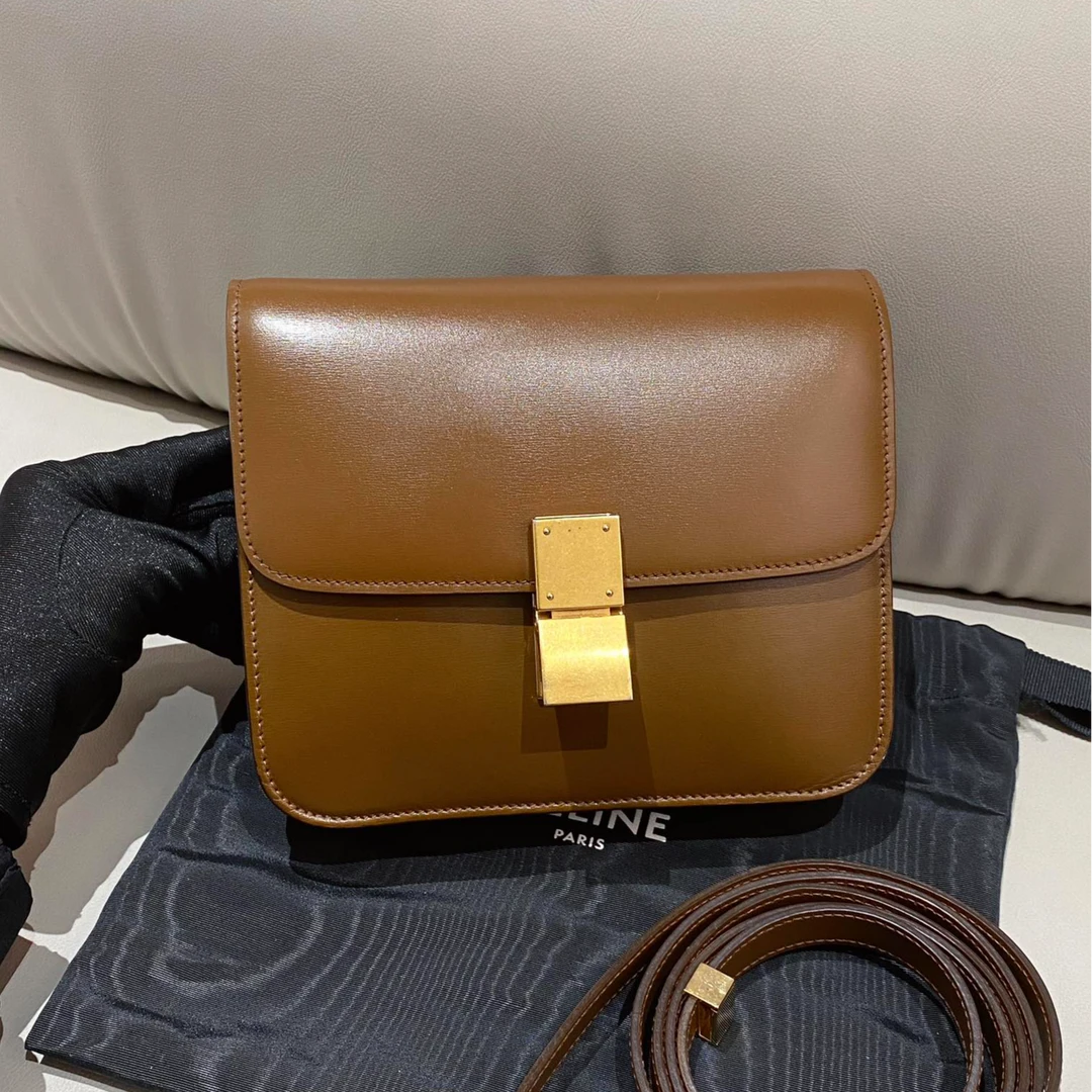 99新 Celine/思琳 box焦糖棕豆腐包尺寸约18*15cm /7SH36968