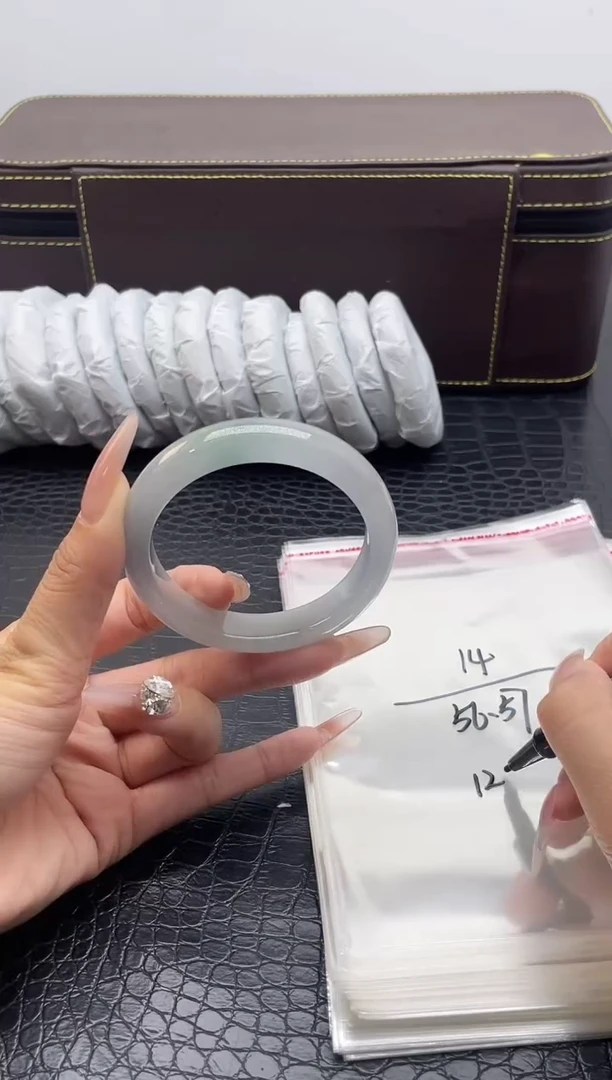 14手镯所见即所得拍啥发啥