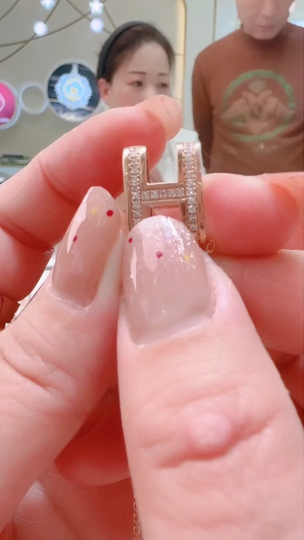 【闪购商品】钻石吊坠(不含链)18K金镶嵌吊坠