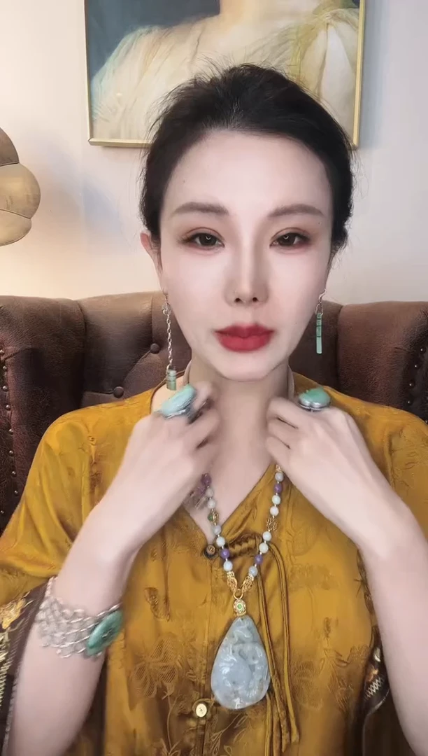 颈饰未镶嵌翡翠橙**饭翡翠E110