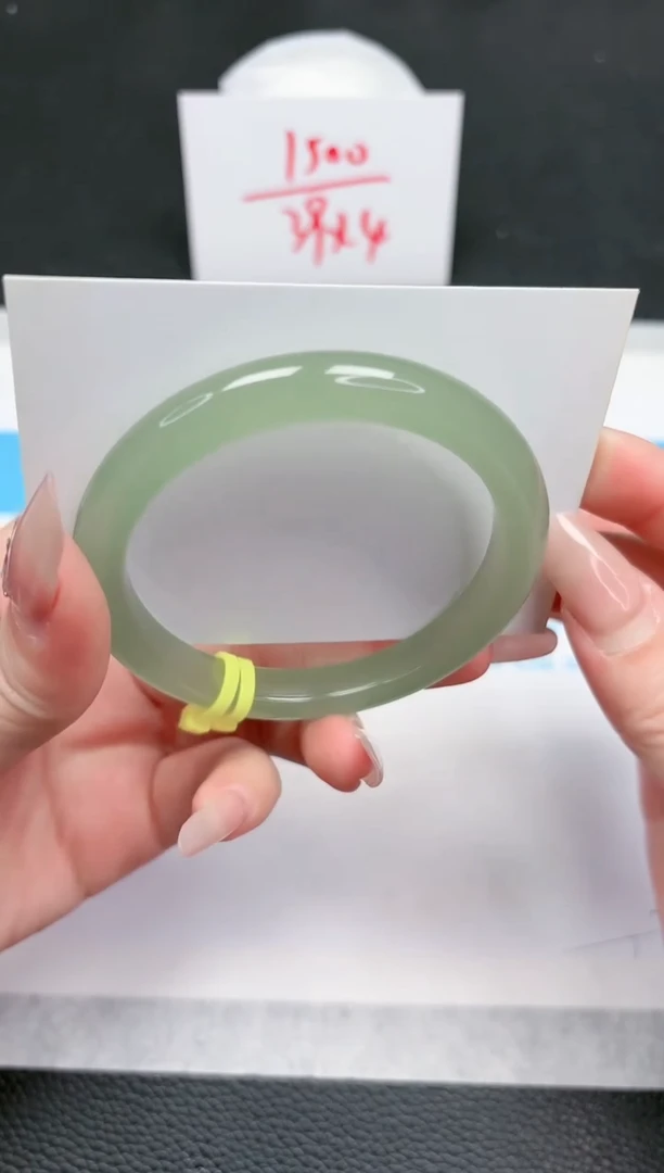 【闪购商品】石英质玉手镯未镶嵌599-58