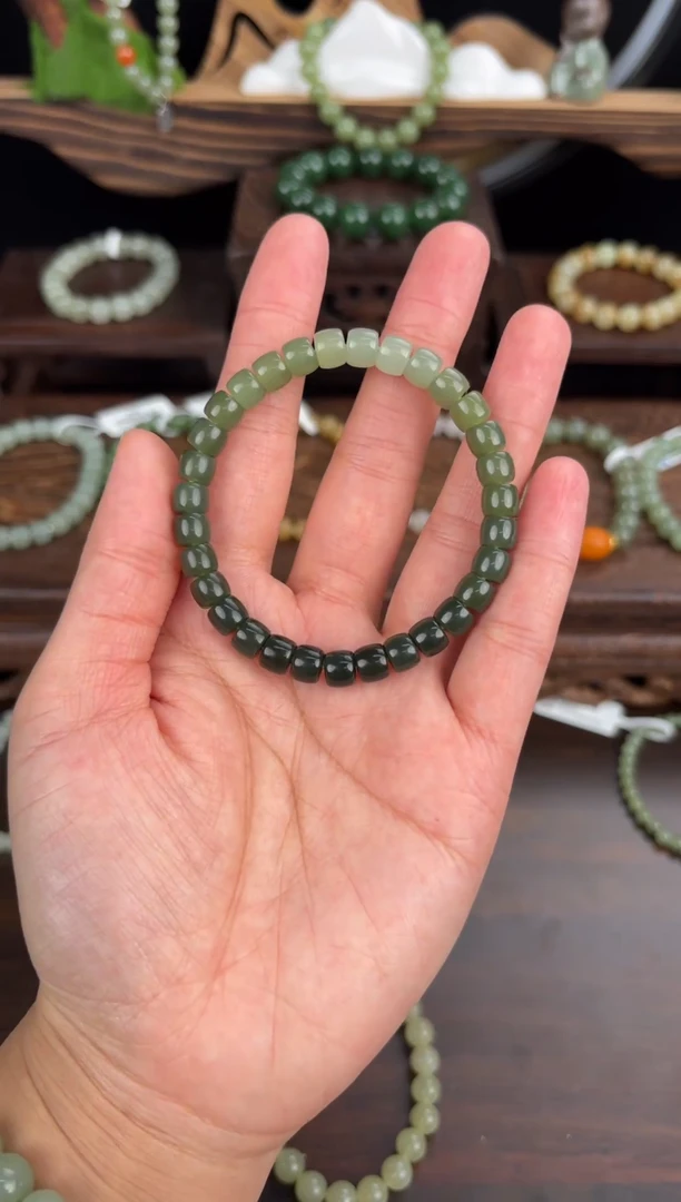 未镶嵌手链和田玉渐变手串