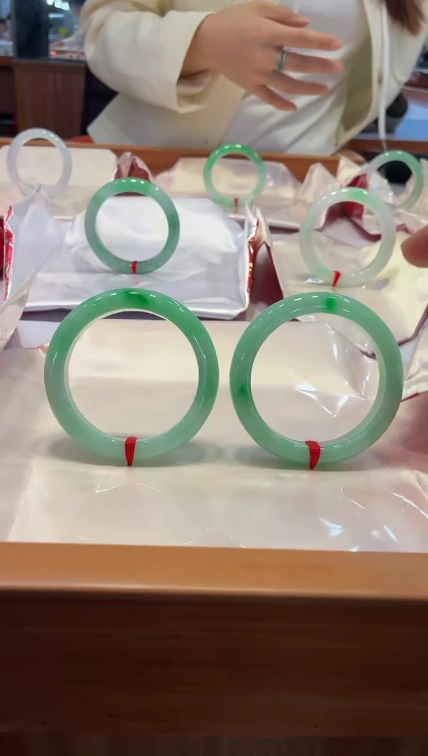 未镶嵌翡翠手镯定制翡翠意向金2w