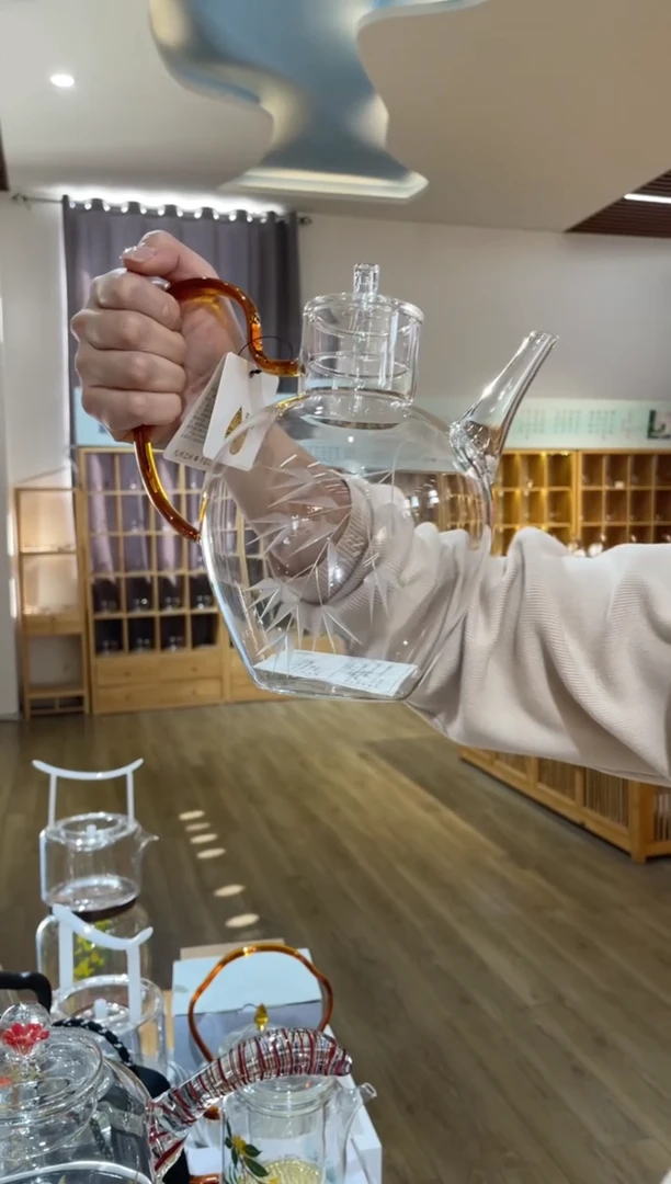 手工艺品玻璃大执壶琥珀把雕刻竹子