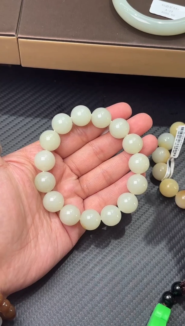未镶嵌手串和田玉且末金山微色差卡14h