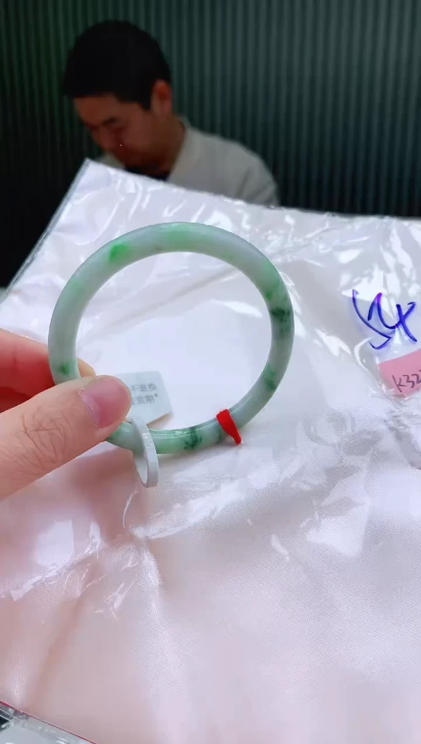 未镶嵌手镯翡翠54