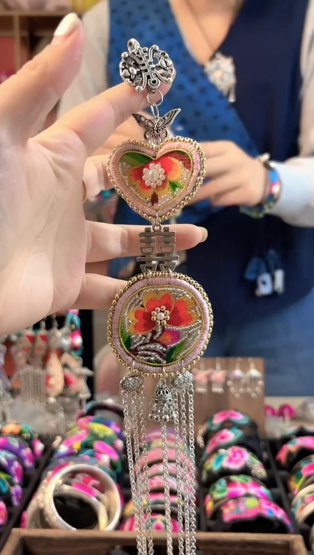 织绣艺枝独绣手工饰品243