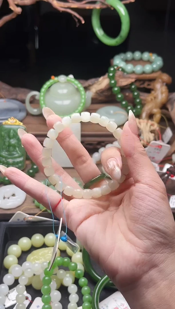 未镶嵌手串和田玉卡8新疆于田 极限弧9011946有瑕疵