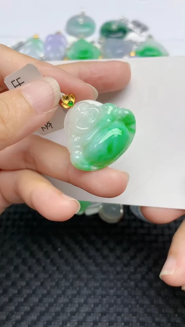 翡翠18K金镶嵌颈饰天然A货翡翠