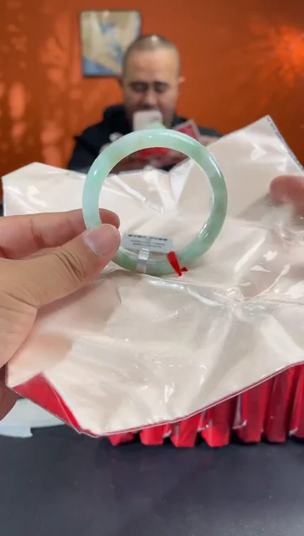 未镶嵌手镯翡翠1  56