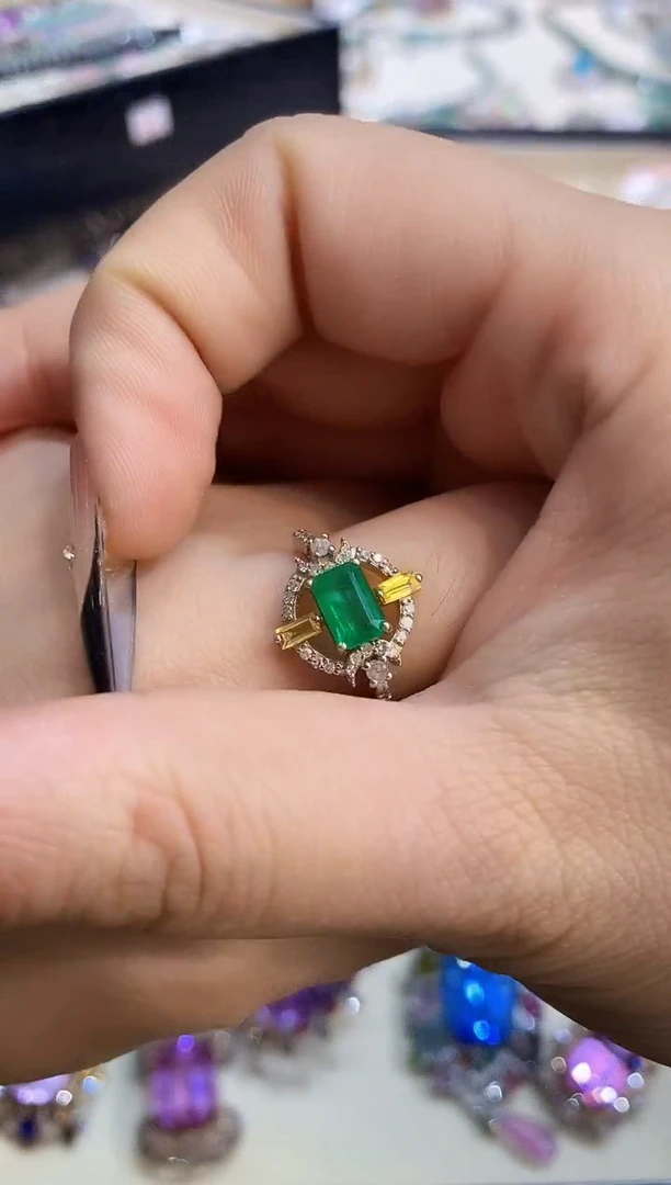 银S925镶嵌戒指定制祖母绿楚楚珠宝中古甄选不退换